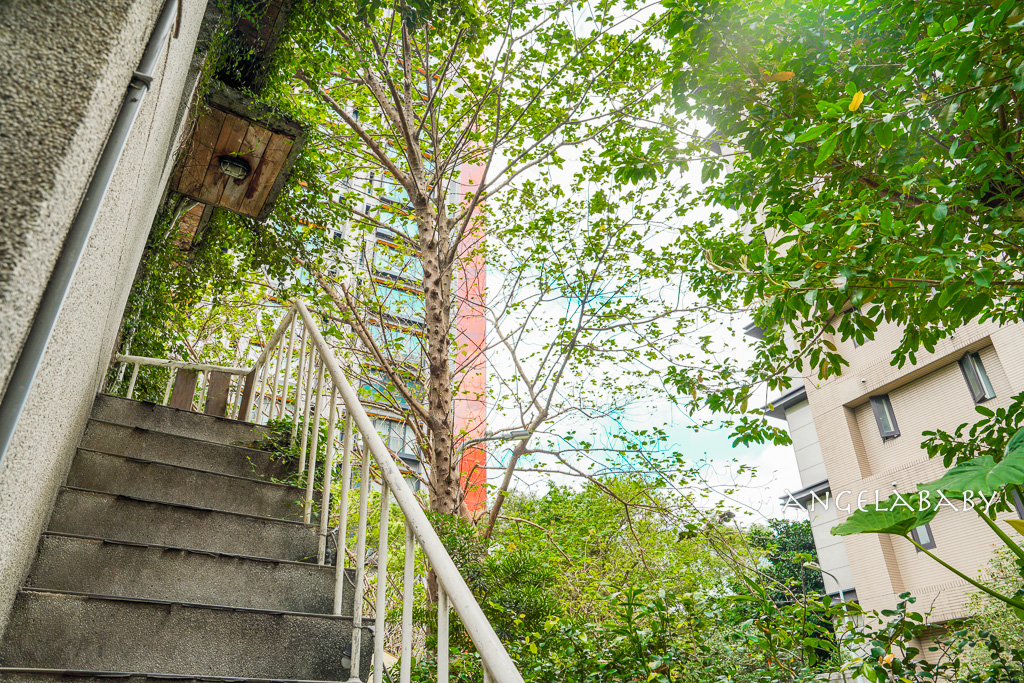 大安森林公園站廢墟風咖啡 『2J CAFE』 一秒掉入都市裡的秘密花園 @梅格(Angelababy)享樂日記 大安森林公園站廢墟風咖啡 『2J CAFE』 一秒掉入都市裡的秘密花園 @梅格(Angelababy)享樂日記