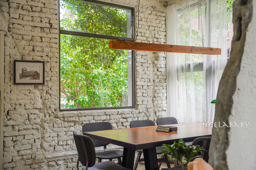 大安森林公園站廢墟風咖啡 『2J CAFE』 一秒掉入都市裡的秘密花園 @梅格(Angelababy)享樂日記