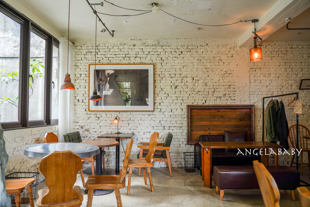 大安森林公園站廢墟風咖啡 『2J CAFE』 一秒掉入都市裡的秘密花園 @梅格(Angelababy)享樂日記