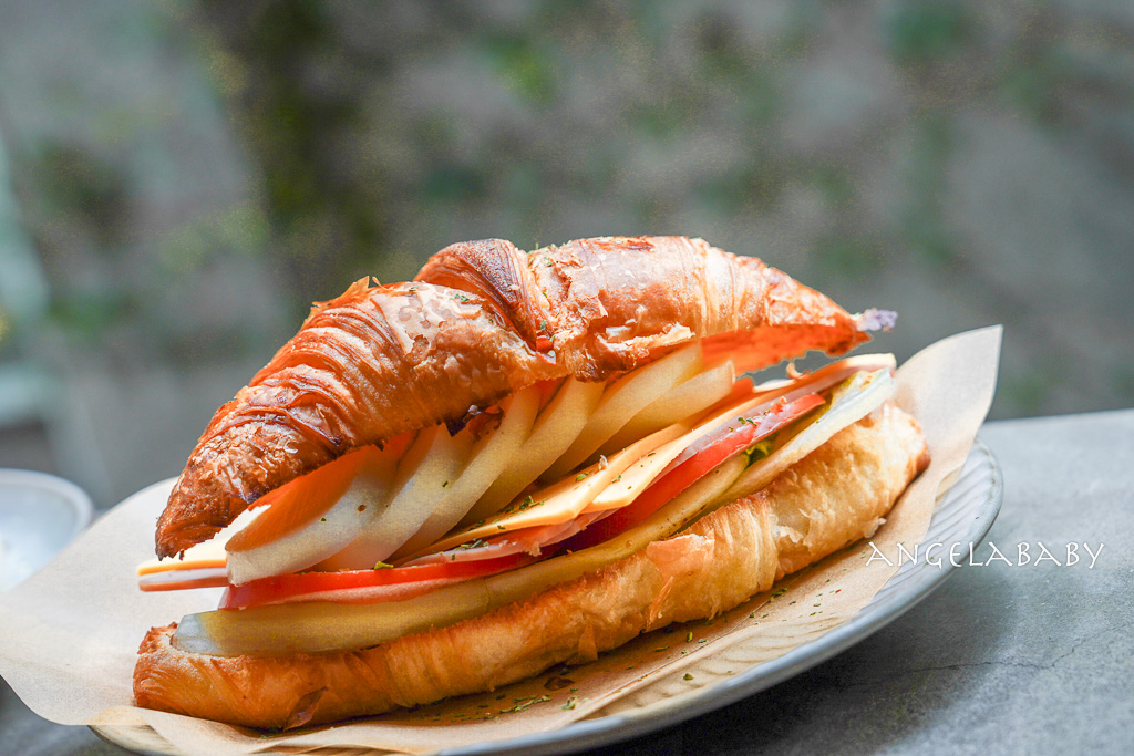 大安森林公園站廢墟風咖啡 『2J CAFE』 一秒掉入都市裡的秘密花園 @梅格(Angelababy)享樂日記 大安森林公園站廢墟風咖啡 『2J CAFE』 一秒掉入都市裡的秘密花園 @梅格(Angelababy)享樂日記