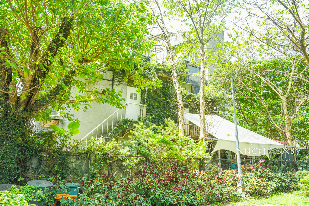 大安森林公園站廢墟風咖啡 『2J CAFE』 一秒掉入都市裡的秘密花園 @梅格(Angelababy)享樂日記 大安森林公園站廢墟風咖啡 『2J CAFE』 一秒掉入都市裡的秘密花園 @梅格(Angelababy)享樂日記