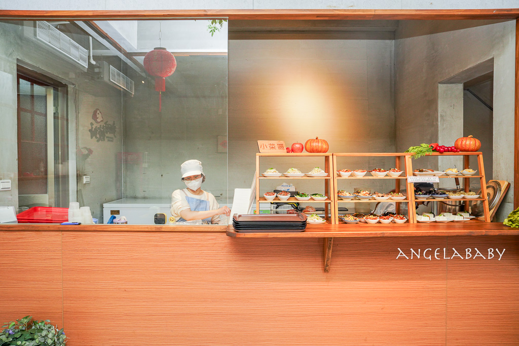 苗栗頭份美食『麵容餃好。頭份店』菜單、超Ｑ國宴板條、手工現包水餃還有免費仙草茶喝到飽粄條 @梅格(Angelababy)享樂日記