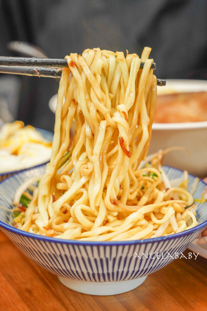 苗栗頭份美食『麵容餃好。頭份店』菜單、超Ｑ國宴板條、手工現包水餃還有免費仙草茶喝到飽粄條 @梅格(Angelababy)享樂日記