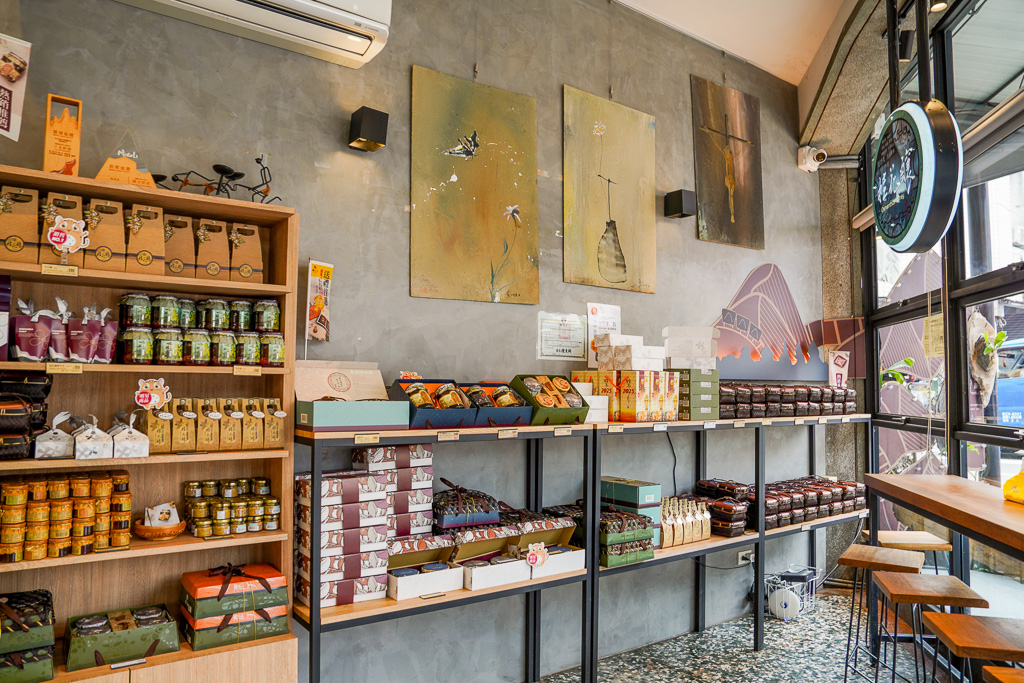 苗栗親子旅遊兩天一日遊推薦｜四方牧場、南庄蘇維拉莊園、南庄老街、再到全台最大室內遊樂場『尚順育樂天地』消耗卡路里、務必參加『愛玩苗栗』打卡活動抽大獎 @梅格(Angelababy)享樂日記