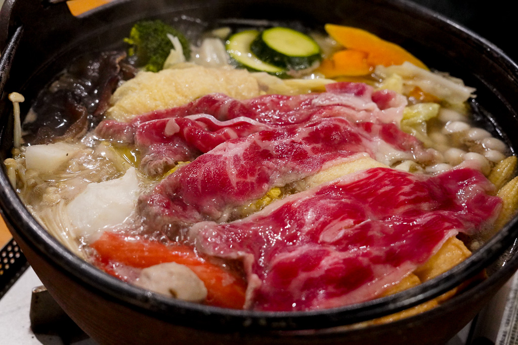 苗栗親子旅遊兩天一日遊推薦｜四方牧場、南庄蘇維拉莊園、南庄老街、再到全台最大室內遊樂場『尚順育樂天地』消耗卡路里、務必參加『愛玩苗栗』打卡活動抽大獎 @梅格(Angelababy)享樂日記