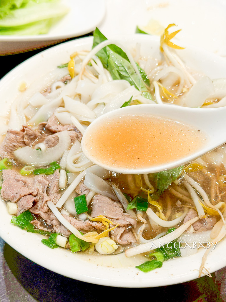 台大公館美食｜40多年老字號越式料理『翠園越南餐廳』菜單、有鑊氣的乾炒牛河、爆料生牛肉和飯 @梅格(Angelababy)享樂日記