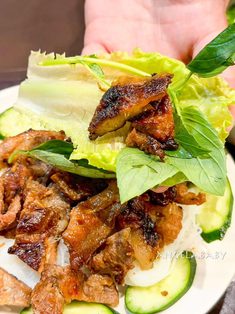 台大公館美食｜40多年老字號越式料理『翠園越南餐廳』菜單、有鑊氣的乾炒牛河、爆料生牛肉和飯 @梅格(Angelababy)享樂日記