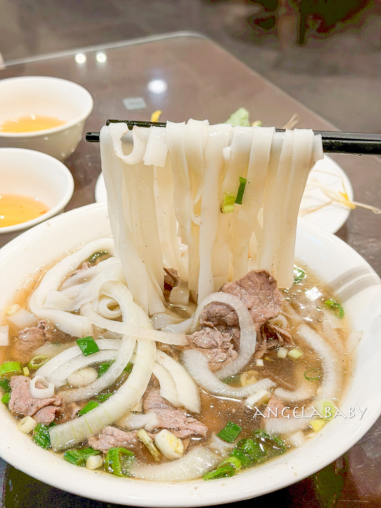 台大公館美食｜40多年老字號越式料理『翠園越南餐廳』菜單、有鑊氣的乾炒牛河、爆料生牛肉和飯 @梅格(Angelababy)享樂日記