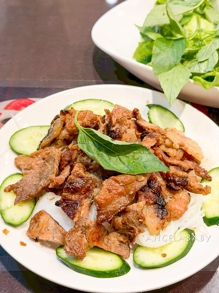 台大公館美食｜40多年老字號越式料理『翠園越南餐廳』菜單、有鑊氣的乾炒牛河、爆料生牛肉和飯 @梅格(Angelababy)享樂日記