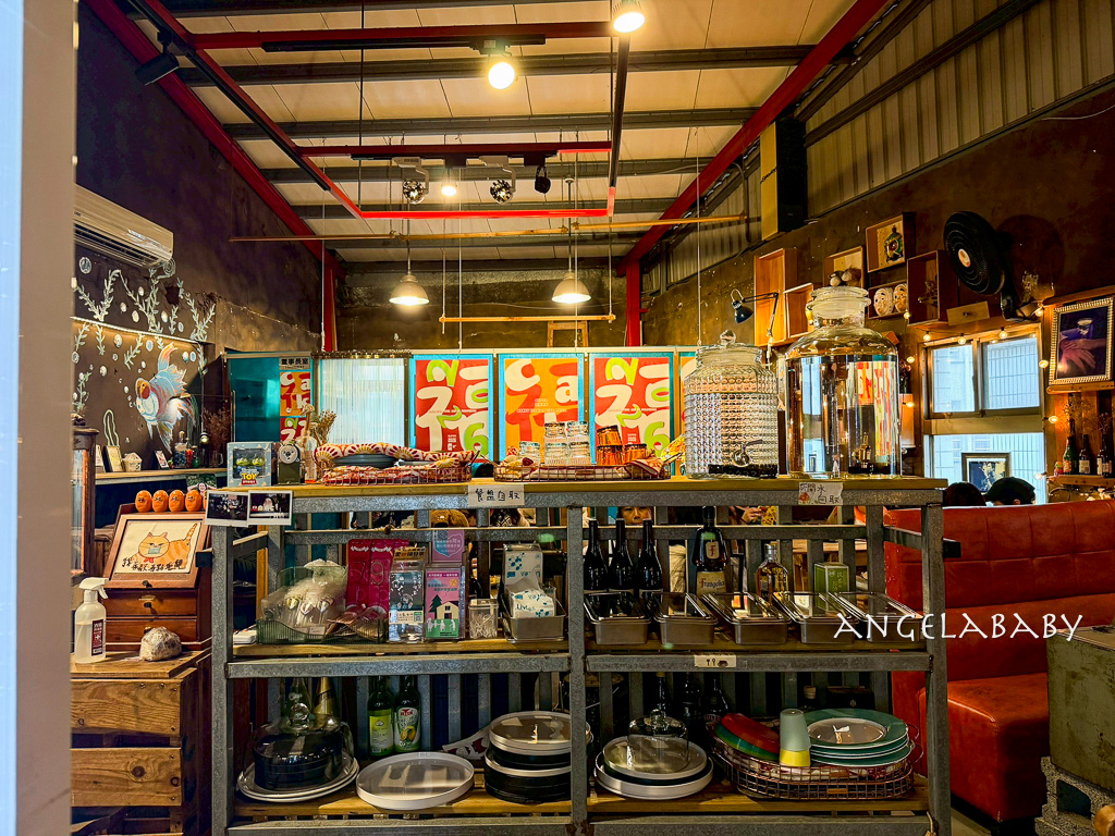 基隆復古咖啡廳『金派甜點』菜單、台北Harbs千層蛋糕、寵物友善餐廳 @梅格(Angelababy)享樂日記