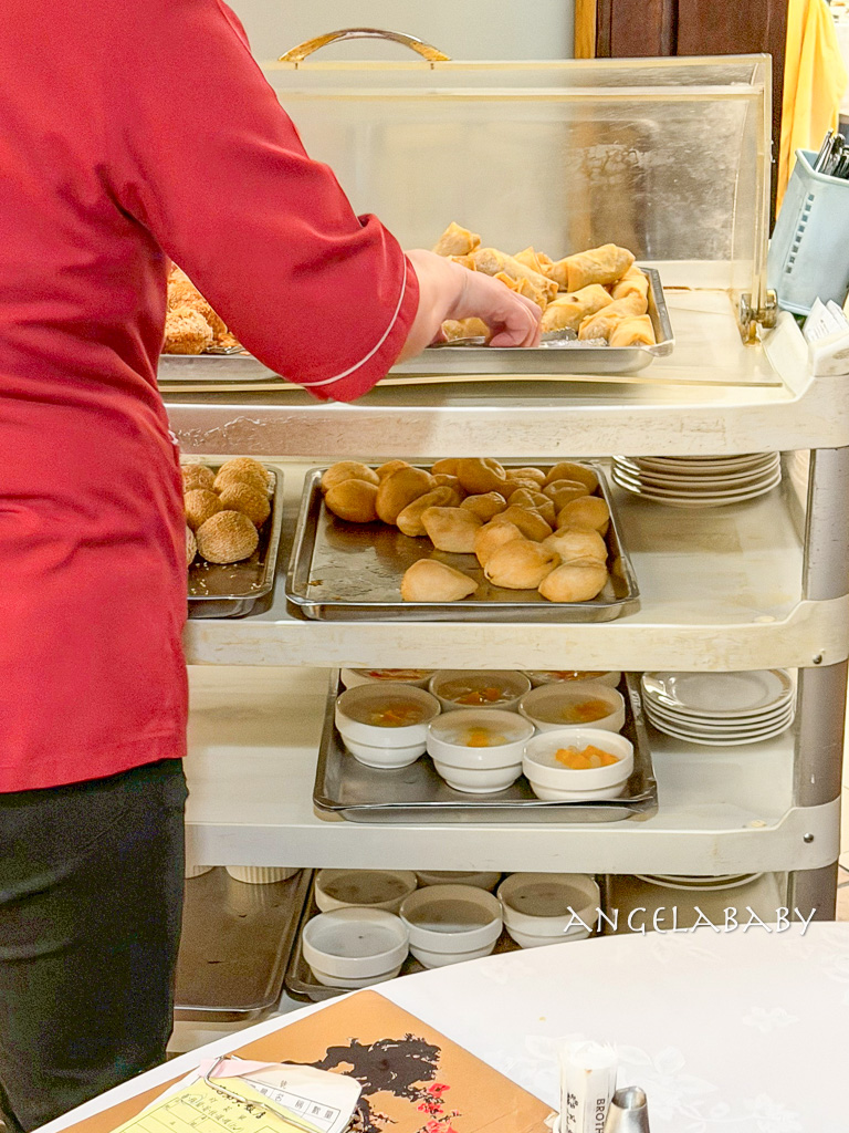 南京復興站美食｜老字號推車港點『梅花廳 – 兄弟大飯店』谷哥五千多則好評推薦 @梅格(Angelababy)享樂日記