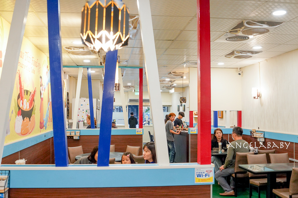 新莊美食『蓮花泰式小吃店』都是泰國人的平價泰式料理、還有移工菜單（泰文、中文、越南文） @梅格(Angelababy)享樂日記