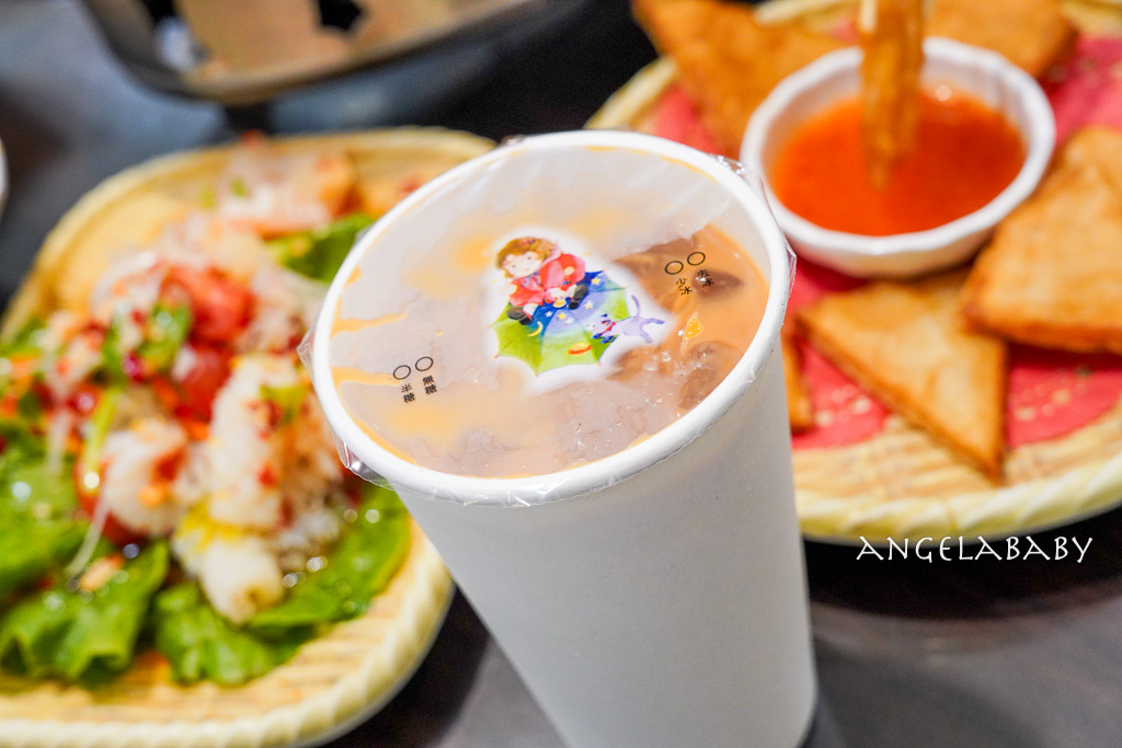 新莊美食『蓮花泰式小吃店』都是泰國人的平價泰式料理、還有移工菜單（泰文、中文、越南文） @梅格(Angelababy)享樂日記