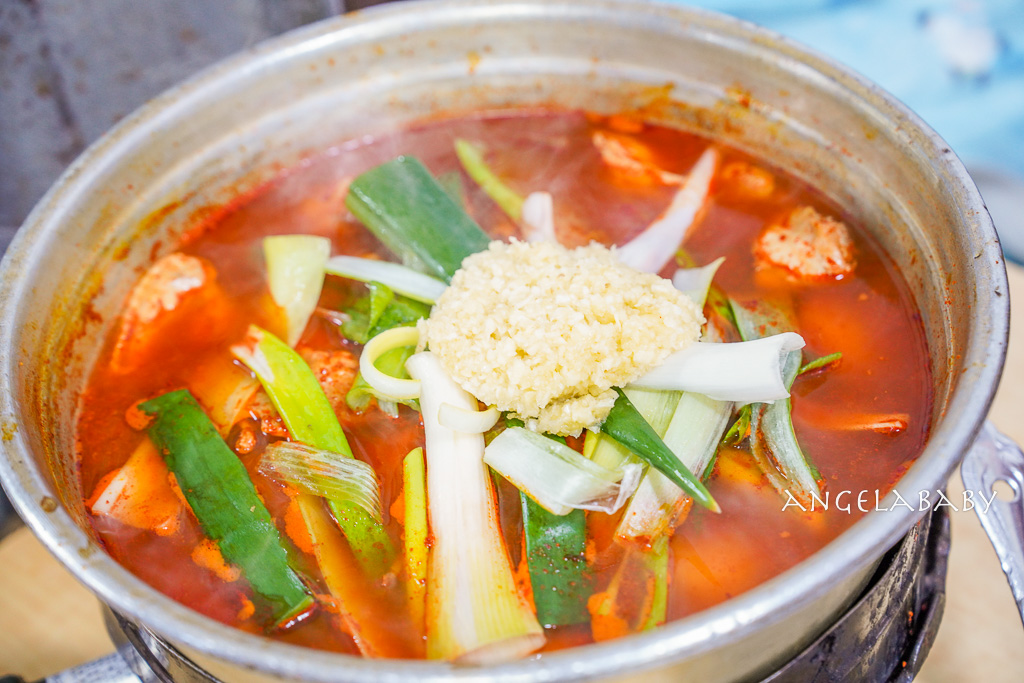 首爾必吃蒜蓉辣雞湯『종로계림닭도리탕원조 본점/鐘路雞林蒜蓉辣雞湯』鐘路三街巷弄美食 @梅格(Angelababy)享樂日記