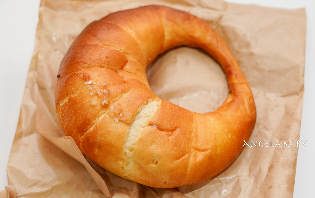 首爾聖水洞必吃鹽牛角麵包『Beton』拔絲脆皮牛角麵包 @梅格(Angelababy)享樂日記