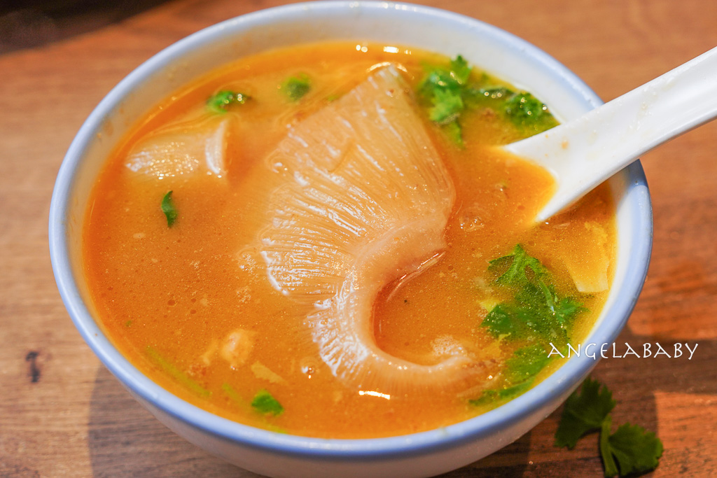 台北最強雞湯火鍋『星曜雞湯』雞湯界的LV、用熬雞精煮火鍋、母親節聚餐推薦、最新優惠 @梅格(Angelababy)享樂日記