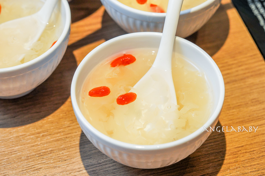 台北最強雞湯火鍋『星曜雞湯』雞湯界的LV、用熬雞精煮火鍋、母親節聚餐推薦、最新優惠 @梅格(Angelababy)享樂日記 台北最強雞湯火鍋『星曜雞湯』雞湯界的LV、用熬雞精煮火鍋、母親節聚餐推薦、最新優惠 @梅格(Angelababy)享樂日記