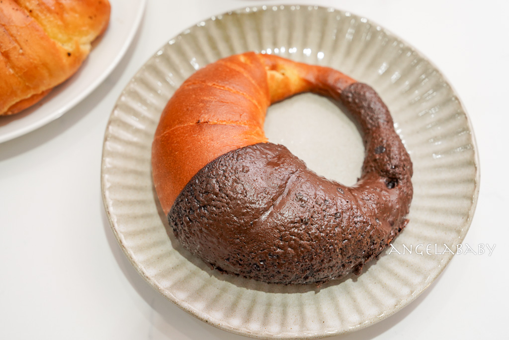 首爾聖水洞必吃鹽牛角麵包『Beton』拔絲脆皮牛角麵包 @梅格(Angelababy)享樂日記