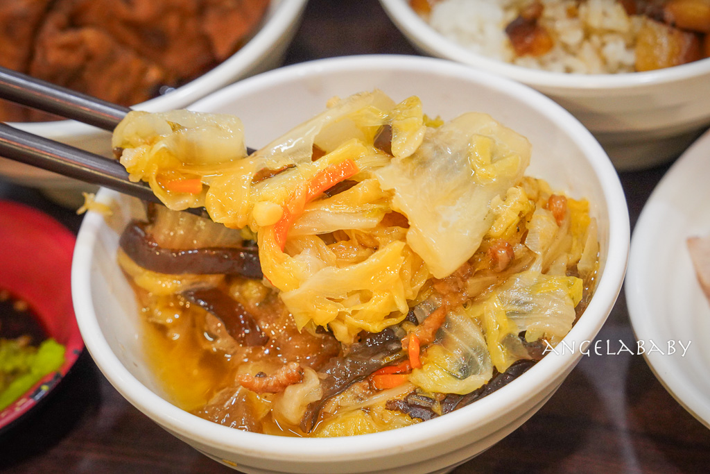 萬華龍山寺必吃『阿鴻知高飯鱸魚湯』菜單、24小時美食推薦、廣州街觀光夜市 @梅格(Angelababy)享樂日記