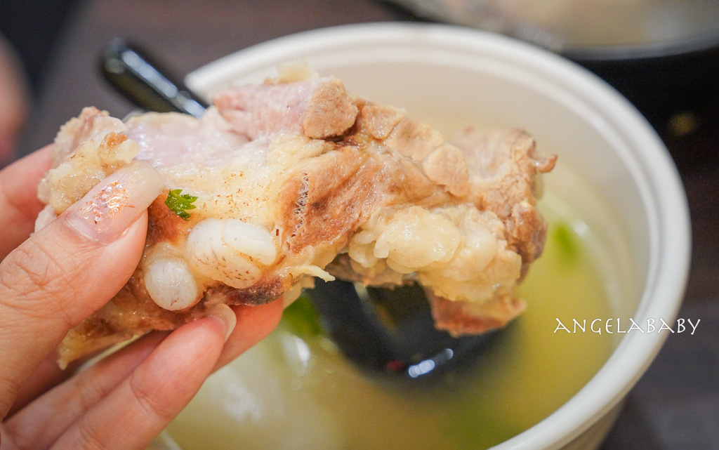 萬華龍山寺必吃『阿鴻知高飯鱸魚湯』菜單、24小時美食推薦、廣州街觀光夜市 @梅格(Angelababy)享樂日記