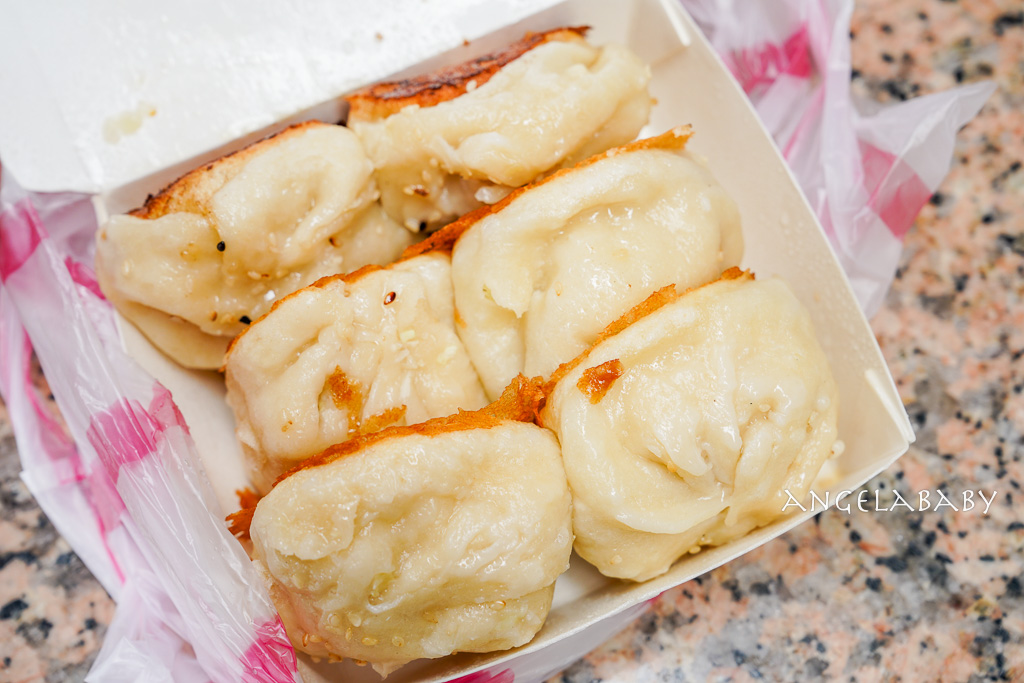 石牌美食『無名生煎包』3顆35元、皮恰恰大顆好吃 @梅格(Angelababy)享樂日記