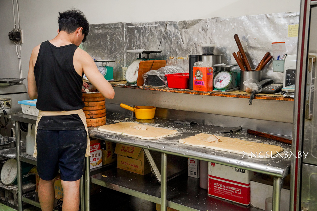 永和美食｜巷弄人氣米其林豆漿店『佳香豆漿』菜單、招牌胡椒蔥餅、燒餅油條、小籠包 @梅格(Angelababy)享樂日記