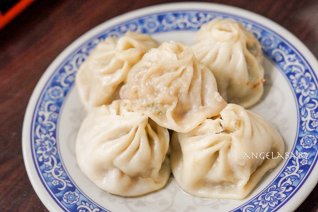 永和美食｜巷弄人氣米其林豆漿店『佳香豆漿』菜單、招牌胡椒蔥餅、燒餅油條、小籠包 @梅格(Angelababy)享樂日記