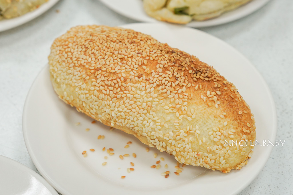 永和老字號排隊燒餅『永和老曾碳烤燒餅專賣店』老麵香口感超讚、大推糖心酥餅 @梅格(Angelababy)享樂日記