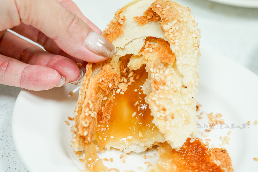 永和老字號排隊燒餅『永和老曾碳烤燒餅專賣店』老麵香口感超讚、大推糖心酥餅 @梅格(Angelababy)享樂日記