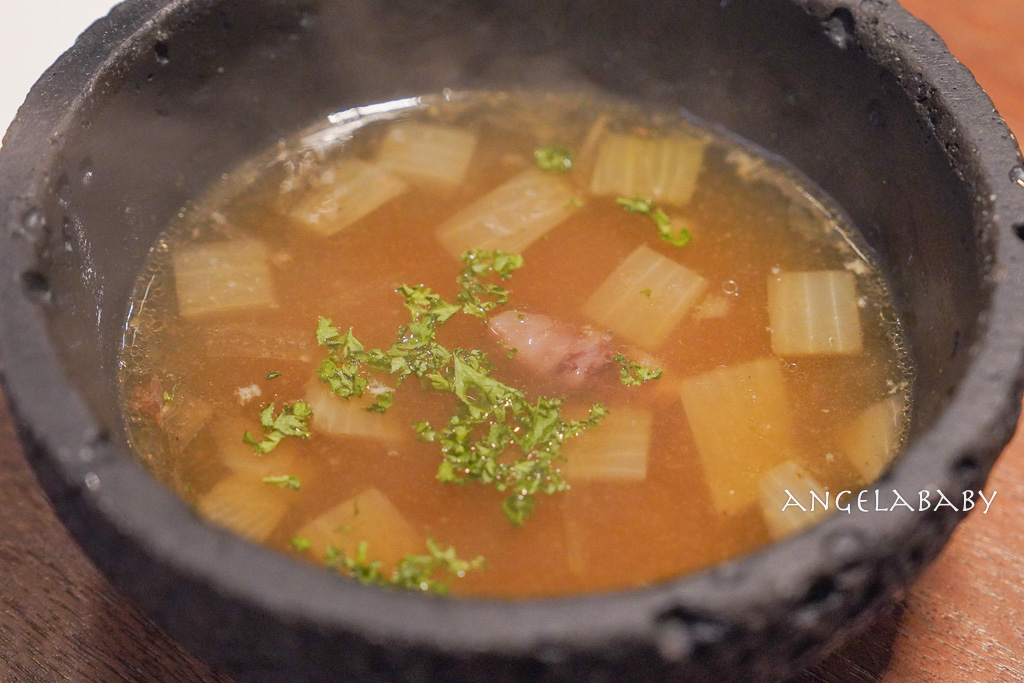 信義安和站美食｜超手藝餐酒館『SKY LAB』菜單、好吃鴨胸、清酒布丁 @梅格(Angelababy)享樂日記