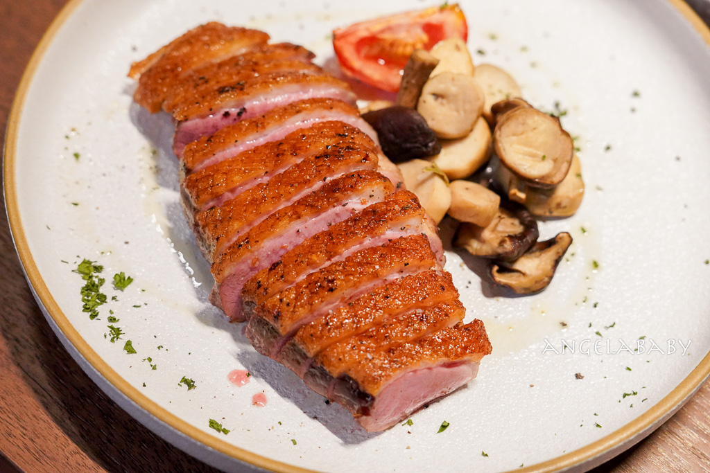 信義安和站美食｜超手藝餐酒館『SKY LAB』菜單、好吃鴨胸、清酒布丁 @梅格(Angelababy)享樂日記