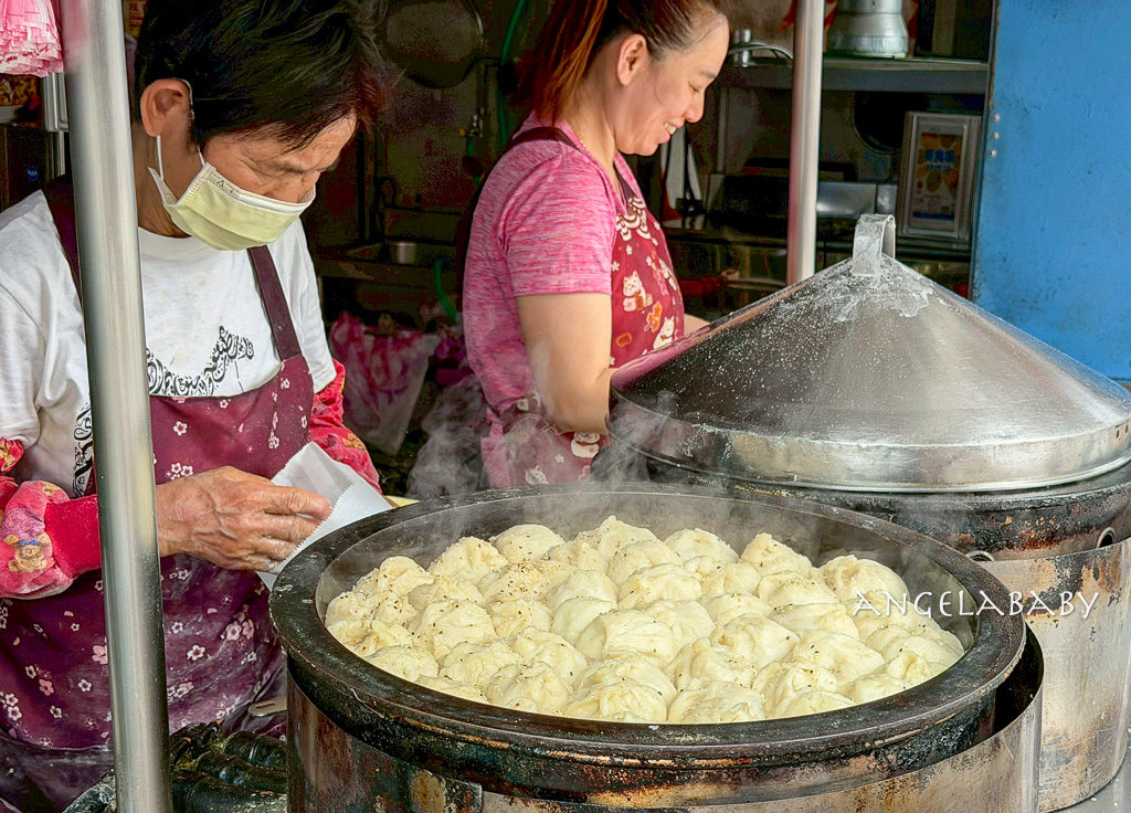 石牌美食『無名生煎包』3顆35元、皮恰恰大顆好吃 @梅格(Angelababy)享樂日記