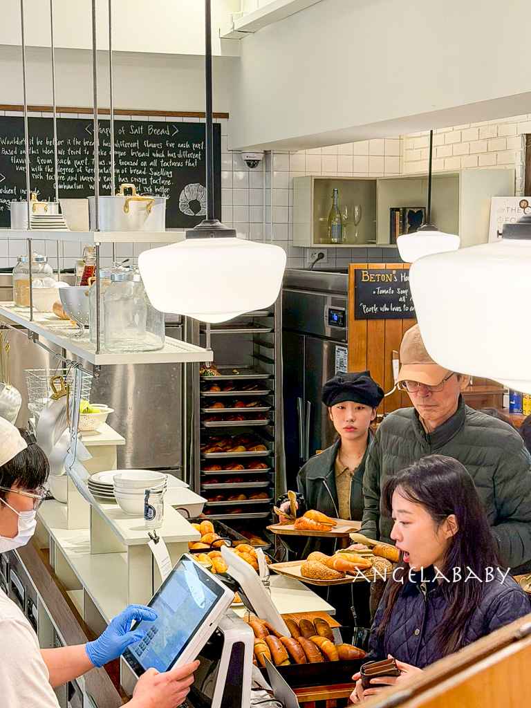 首爾聖水洞必吃鹽牛角麵包『Beton』拔絲脆皮牛角麵包 @梅格(Angelababy)享樂日記