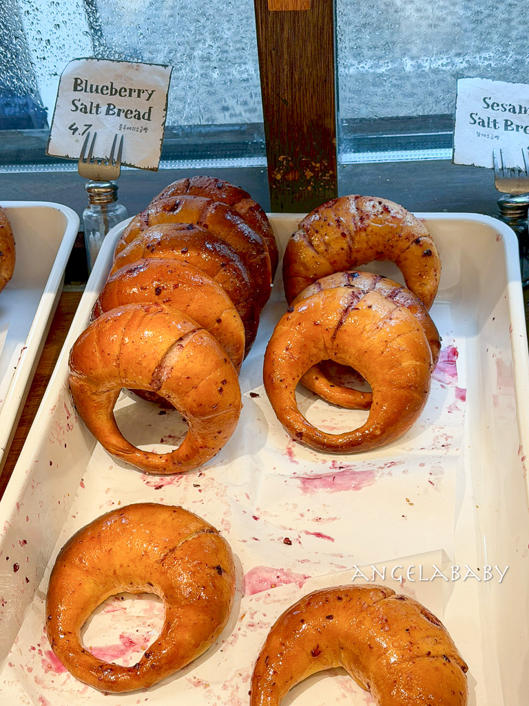 首爾聖水洞必吃鹽牛角麵包『Beton』拔絲脆皮牛角麵包 @梅格(Angelababy)享樂日記 首爾聖水洞必吃鹽牛角麵包『Beton』拔絲脆皮牛角麵包 @梅格(Angelababy)享樂日記