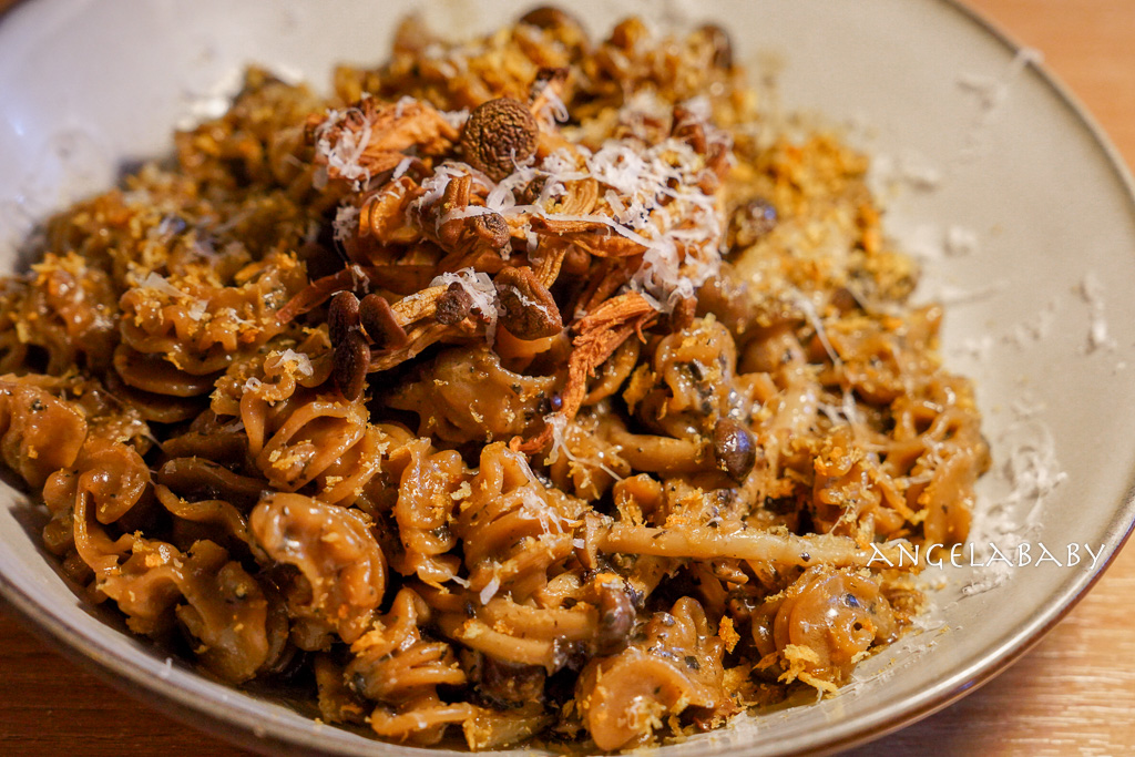 板橋府中站美食『Buon Pasta & Bar – 現代義式料理』好吃手作義大利麵、cp值超高牛排 @梅格(Angelababy)享樂日記