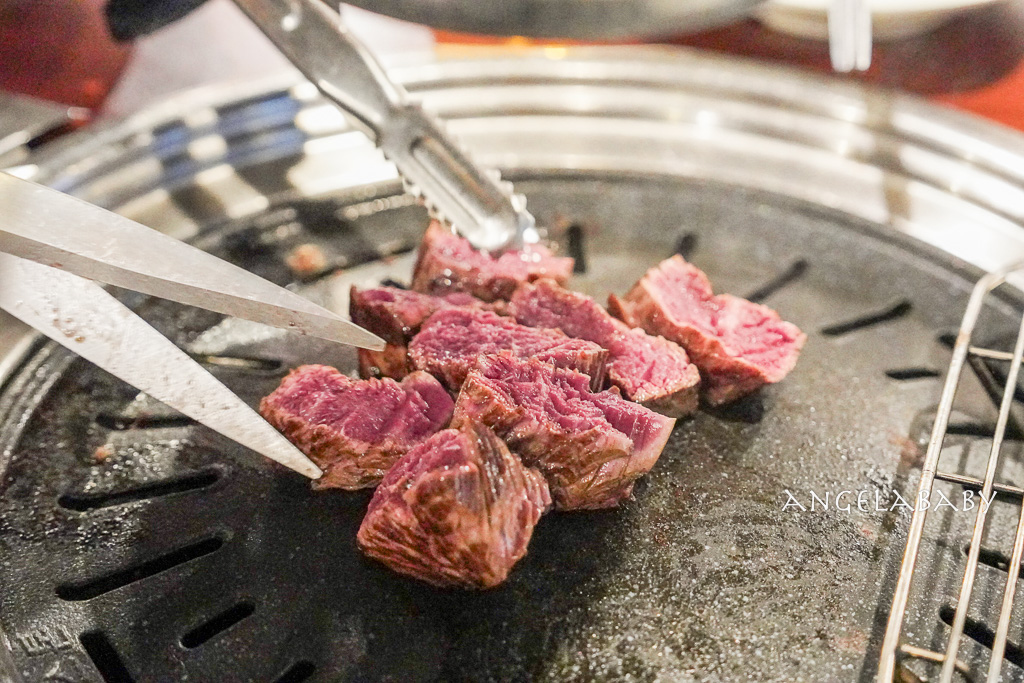 江南烤肉推薦『삼육가 본점』刀功肉質服務都很強的韓國烤肉、新論峴站3號出口 @梅格(Angelababy)享樂日記