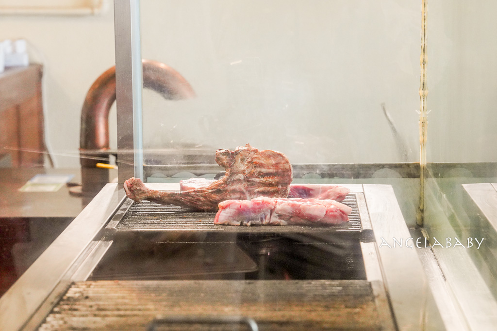 弘大烤肉『木爐館목로곽』菜單、肉質超好又不貴小菜免費吃到飽、全程免動手 @梅格(Angelababy)享樂日記