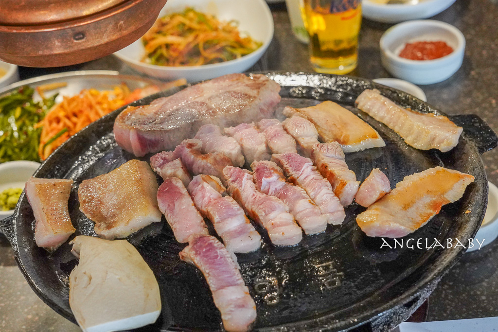 弘大烤肉『木爐館목로곽』菜單、肉質超好又不貴小菜免費吃到飽、全程免動手 @梅格(Angelababy)享樂日記