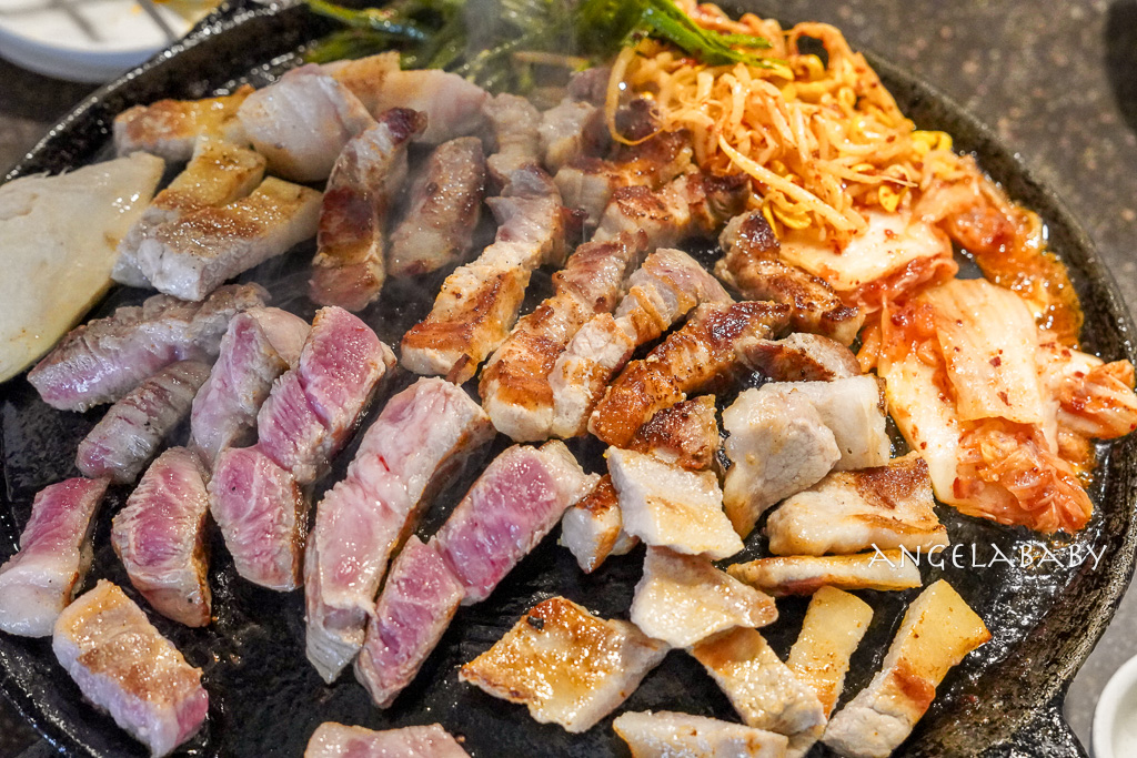 弘大烤肉『木爐館목로곽』菜單、肉質超好又不貴小菜免費吃到飽、全程免動手 @梅格(Angelababy)享樂日記