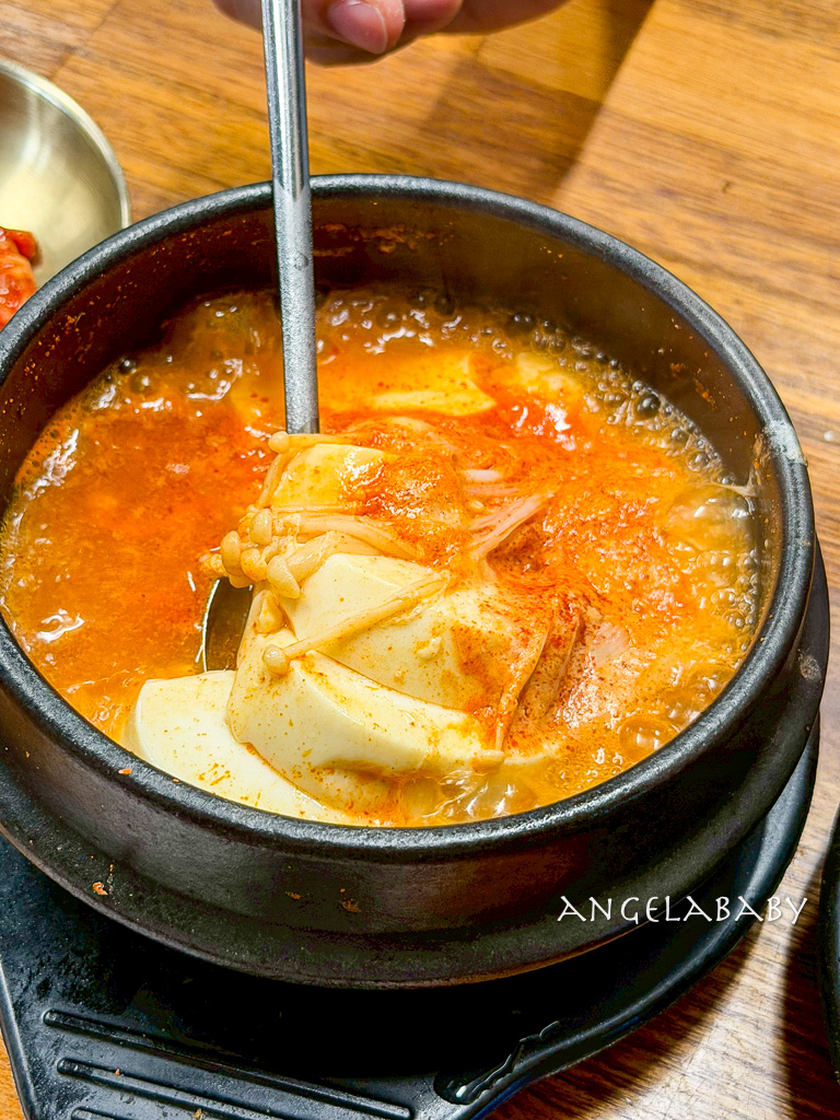 首爾藥令市場美食(서울약령시장)『Yunga’s清麴酱윤가네청국장』超夠味泡菜豬肉鍋 @梅格(Angelababy)享樂日記