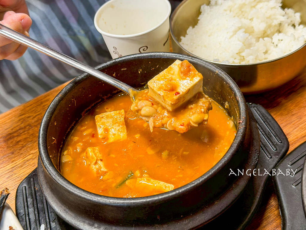 首爾藥令市場美食(서울약령시장)『Yunga’s清麴酱윤가네청국장』超夠味泡菜豬肉鍋 @梅格(Angelababy)享樂日記