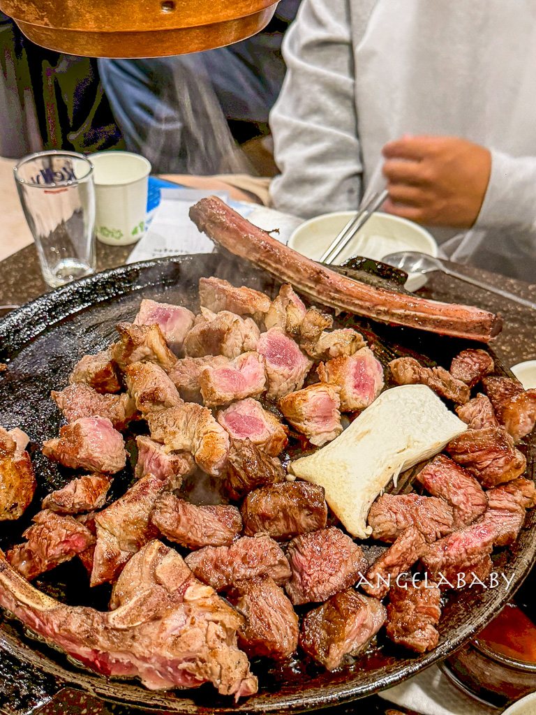 弘大烤肉『木爐館목로곽』菜單、肉質超好又不貴小菜免費吃到飽、全程免動手 @梅格(Angelababy)享樂日記