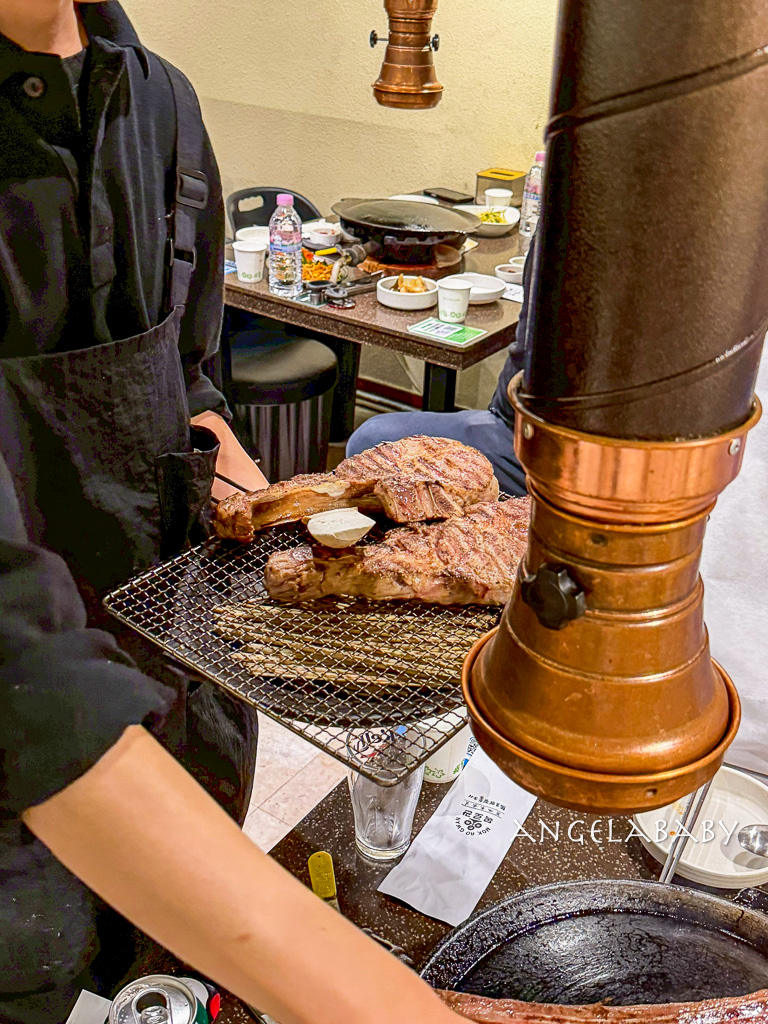 弘大烤肉『木爐館목로곽』菜單、肉質超好又不貴小菜免費吃到飽、全程免動手 @梅格(Angelababy)享樂日記