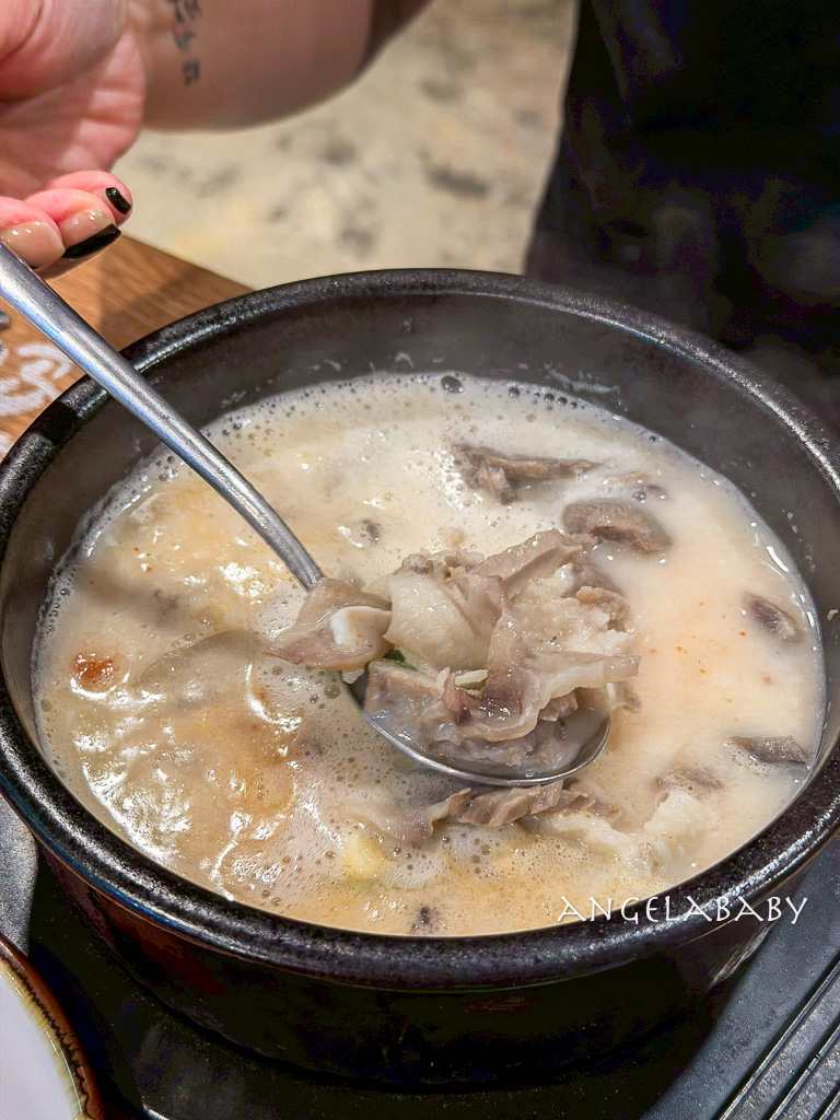 明洞美食推薦『新義州糯米腸明洞站店』超新鮮米腸湯飯 @梅格(Angelababy)享樂日記