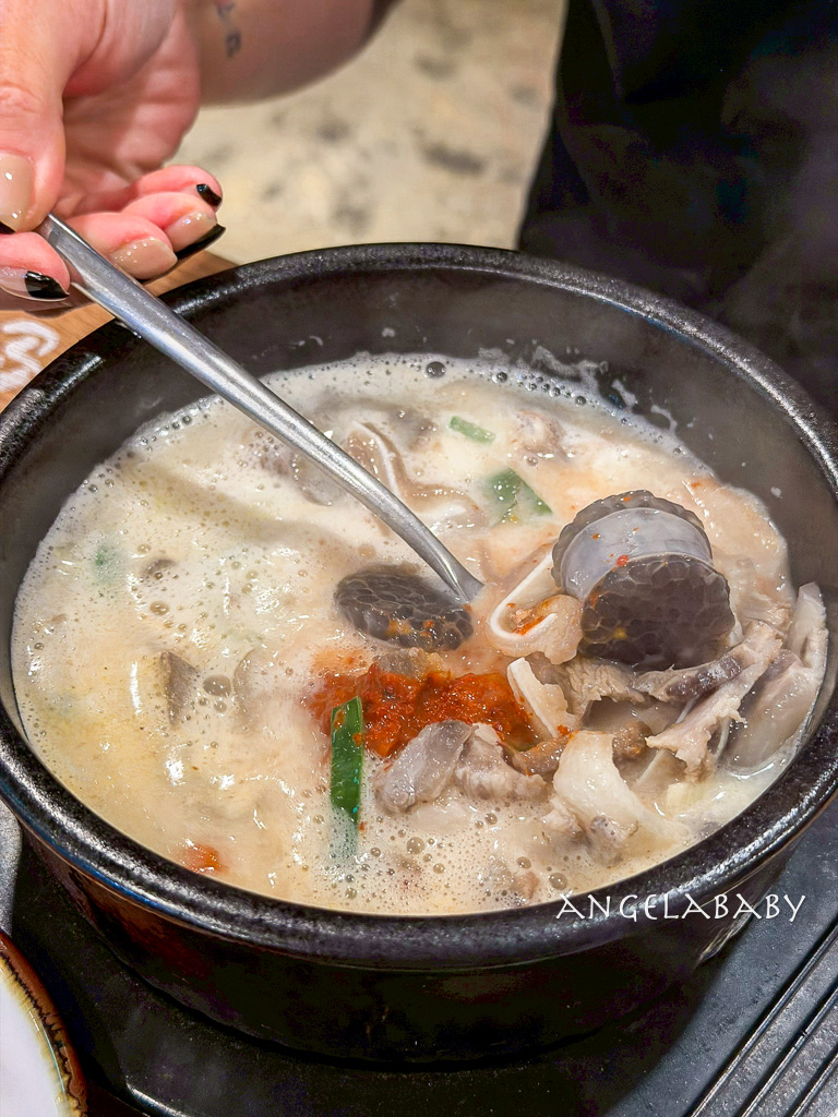 明洞美食推薦『新義州糯米腸明洞站店』超新鮮米腸湯飯 @梅格(Angelababy)享樂日記