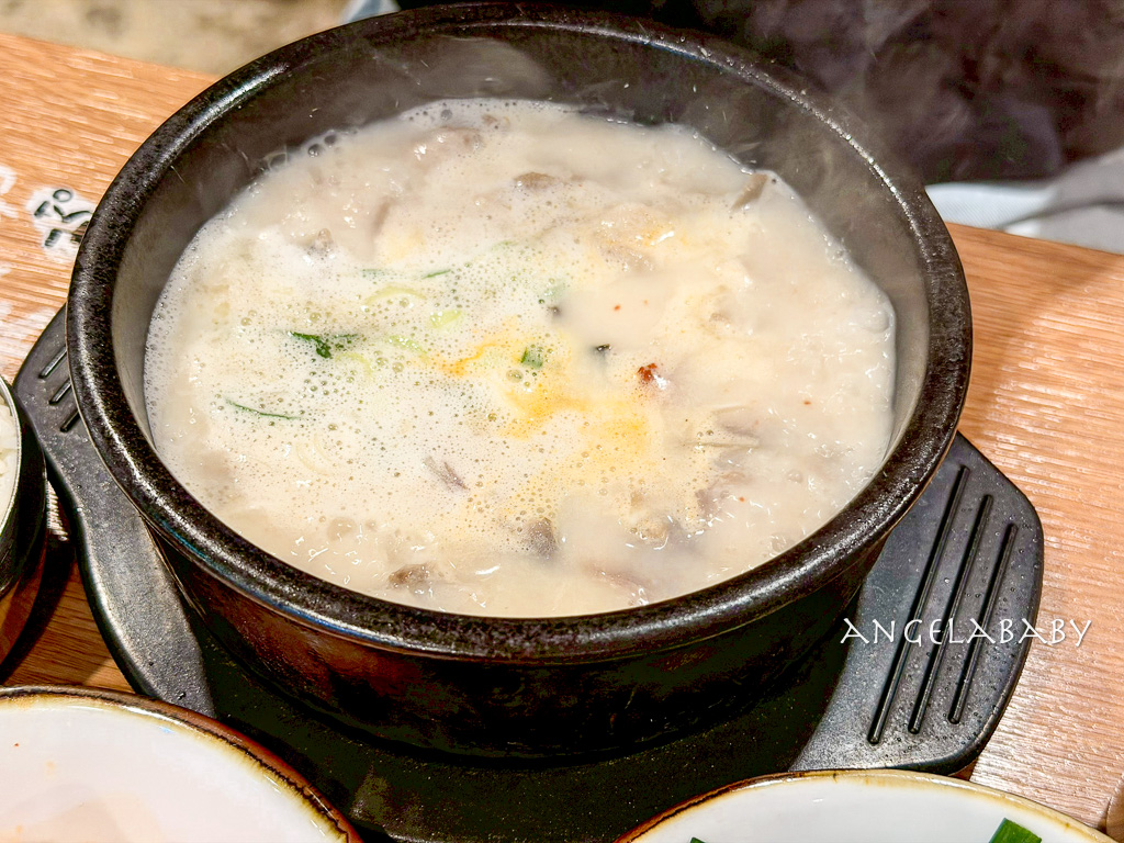 明洞美食推薦『新義州糯米腸明洞站店』超新鮮米腸湯飯 @梅格(Angelababy)享樂日記