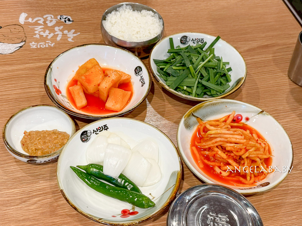 明洞美食推薦『新義州糯米腸明洞站店』超新鮮米腸湯飯 @梅格(Angelababy)享樂日記