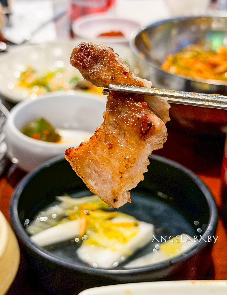 江南烤肉推薦『삼육가 본점』刀功肉質服務都很強的韓國烤肉、新論峴站3號出口 @梅格(Angelababy)享樂日記
