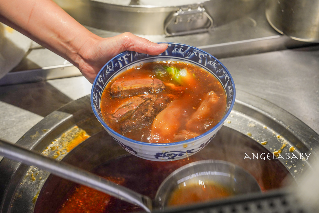 新莊化成路工業區美食『午前牛場』菜單、頭前庄站隱藏版美食、新莊宵夜場 @梅格(Angelababy)享樂日記