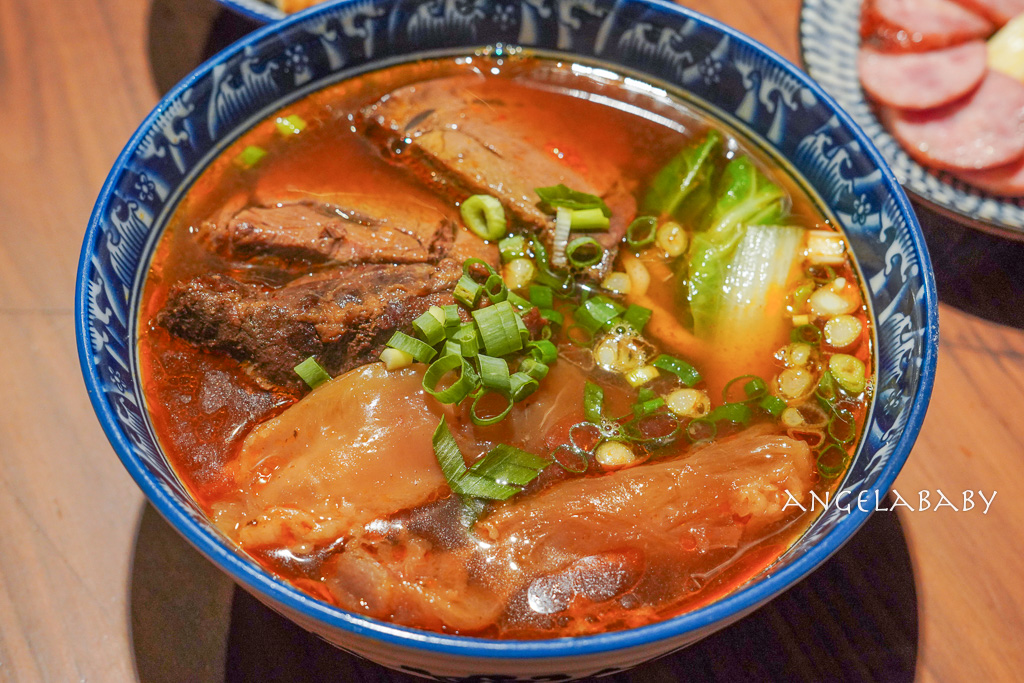 新莊化成路工業區美食『午前牛場』菜單、頭前庄站隱藏版美食、新莊宵夜場 @梅格(Angelababy)享樂日記